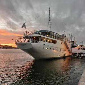 Botel Mälardrottningen Yacht Hotel&restaurant, Stockholm